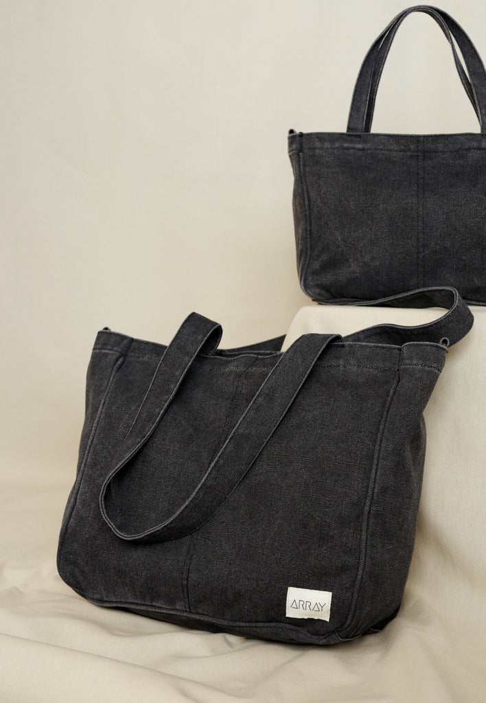 Everyday bag with pockets in a unisex casual style, the pockets will help organise everything, perfect work bag, baby bag, or beach bag.