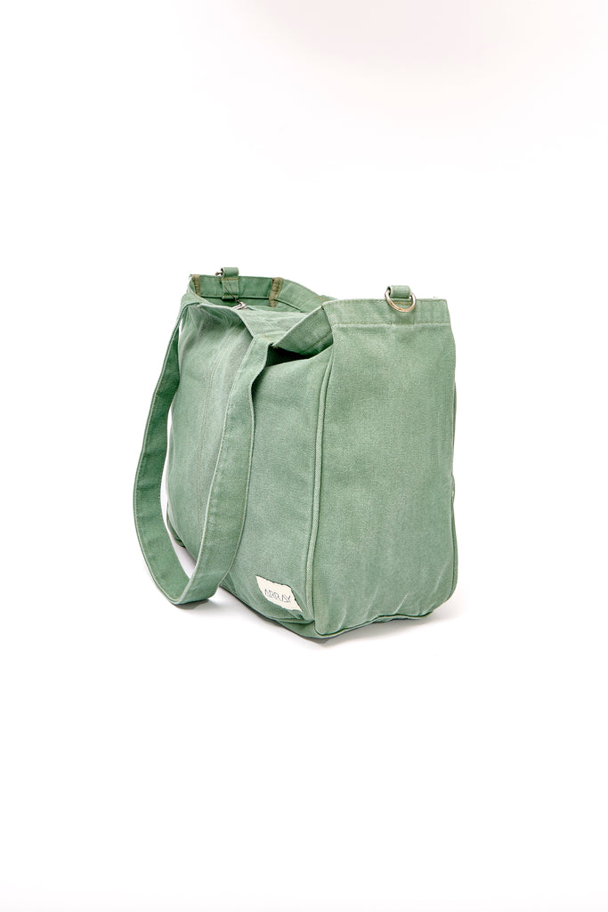 Everyday Pocket tote bag with six internal pockets, in a versatile and casual style. Organise the chaos of everyday life. From baby bag, to work bag it is an everyday essential.