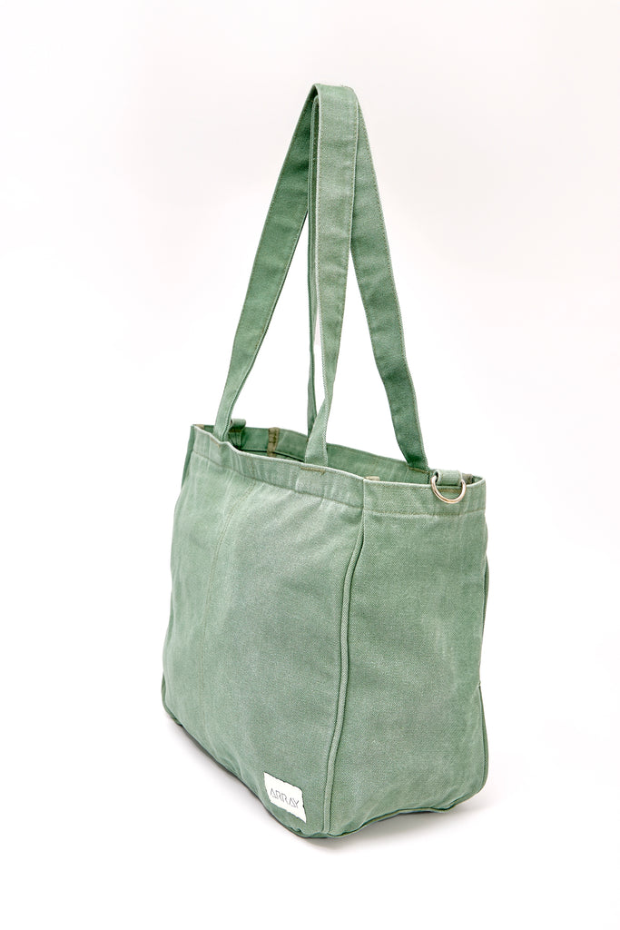 Everyday Pocket tote bag with six internal pockets, in a versatile and casual style. Organise the chaos of everyday life. From baby bag, to work bag it is an everyday essential.