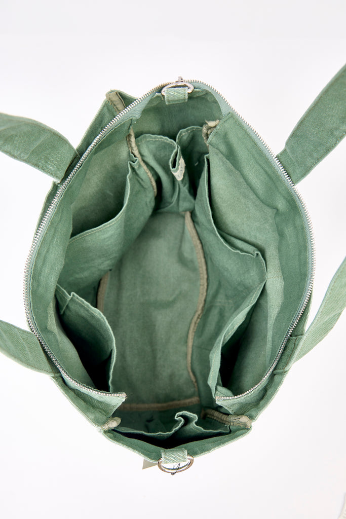 Everyday Pocket tote bag with six internal pockets, in a versatile and casual style. Organise the chaos of everyday life. From baby bag, to work bag it is an everyday essential.