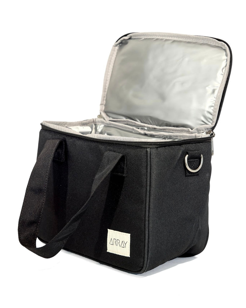 Cooler bag in stylish tote design, with pockets.