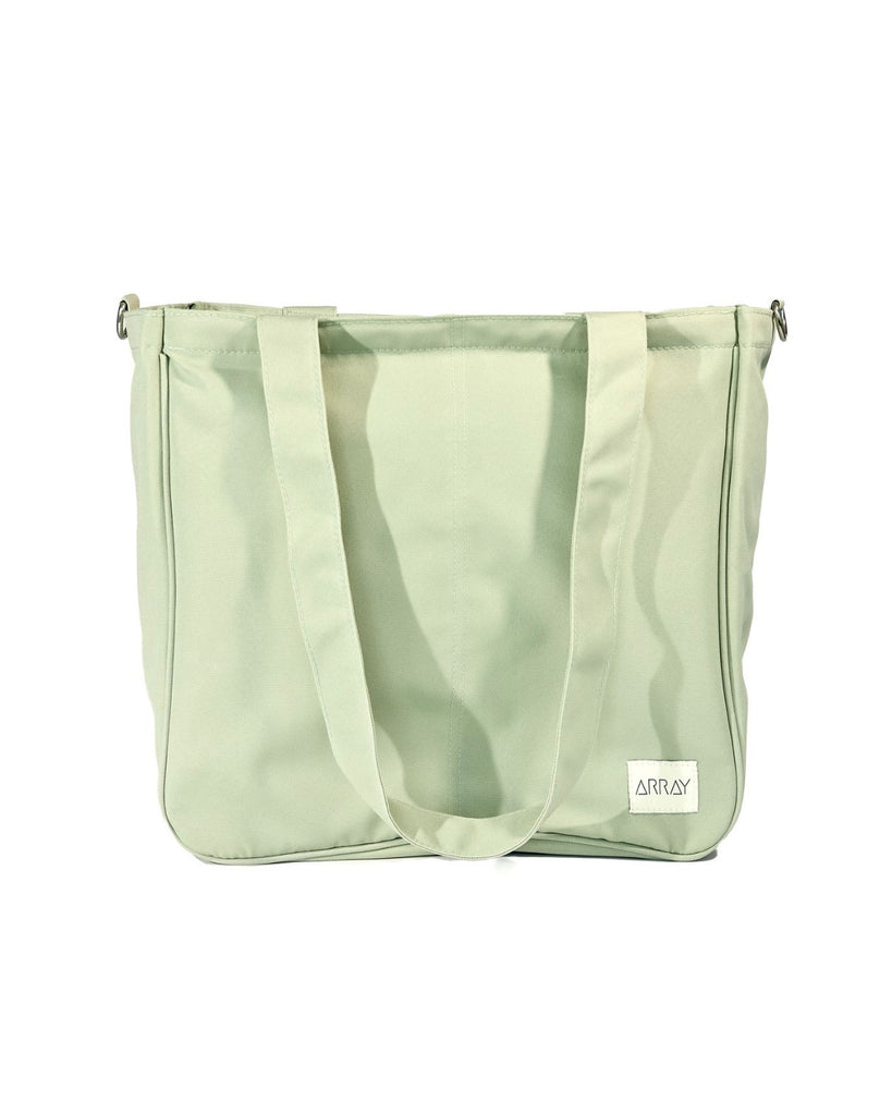 Everyday tote bag with pockets to organise everything. Encompasses casual style, practicality and versatility.