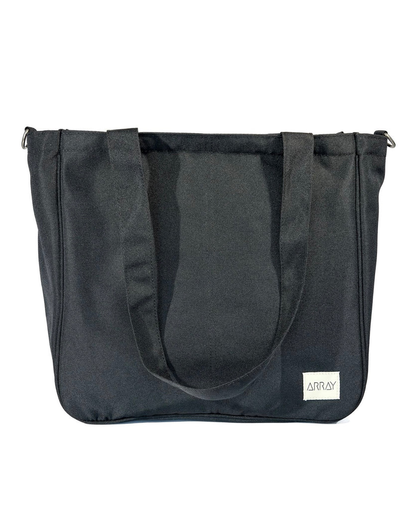 Everyday tote bag with pockets to organise everything. Encompasses casual style, practicality and versatility.