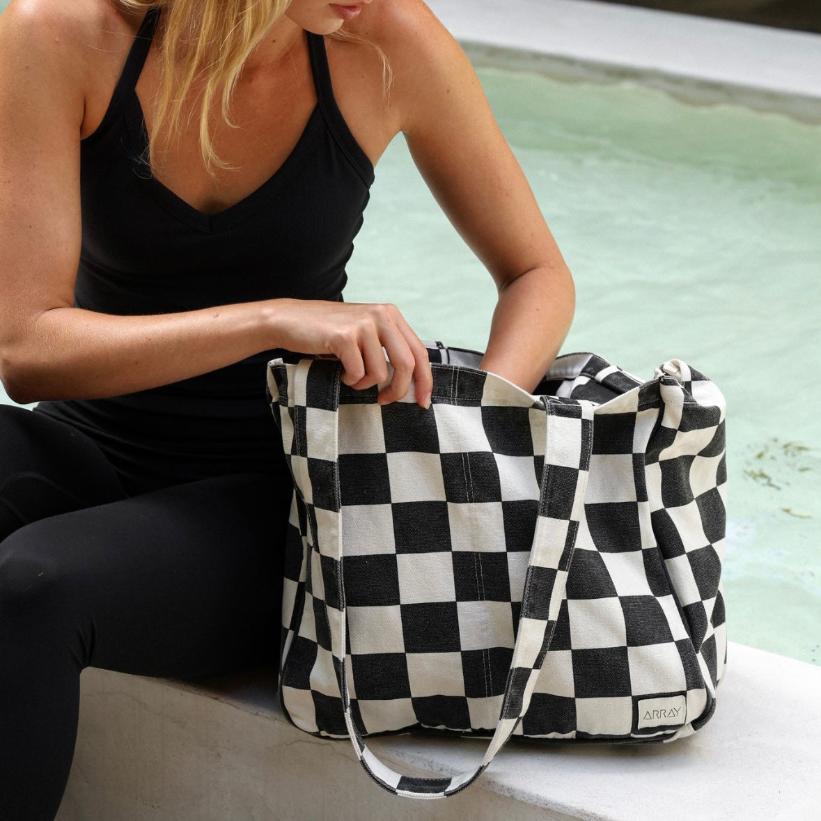 Everyday Pocket Tote - BLACK CHECK – Array
