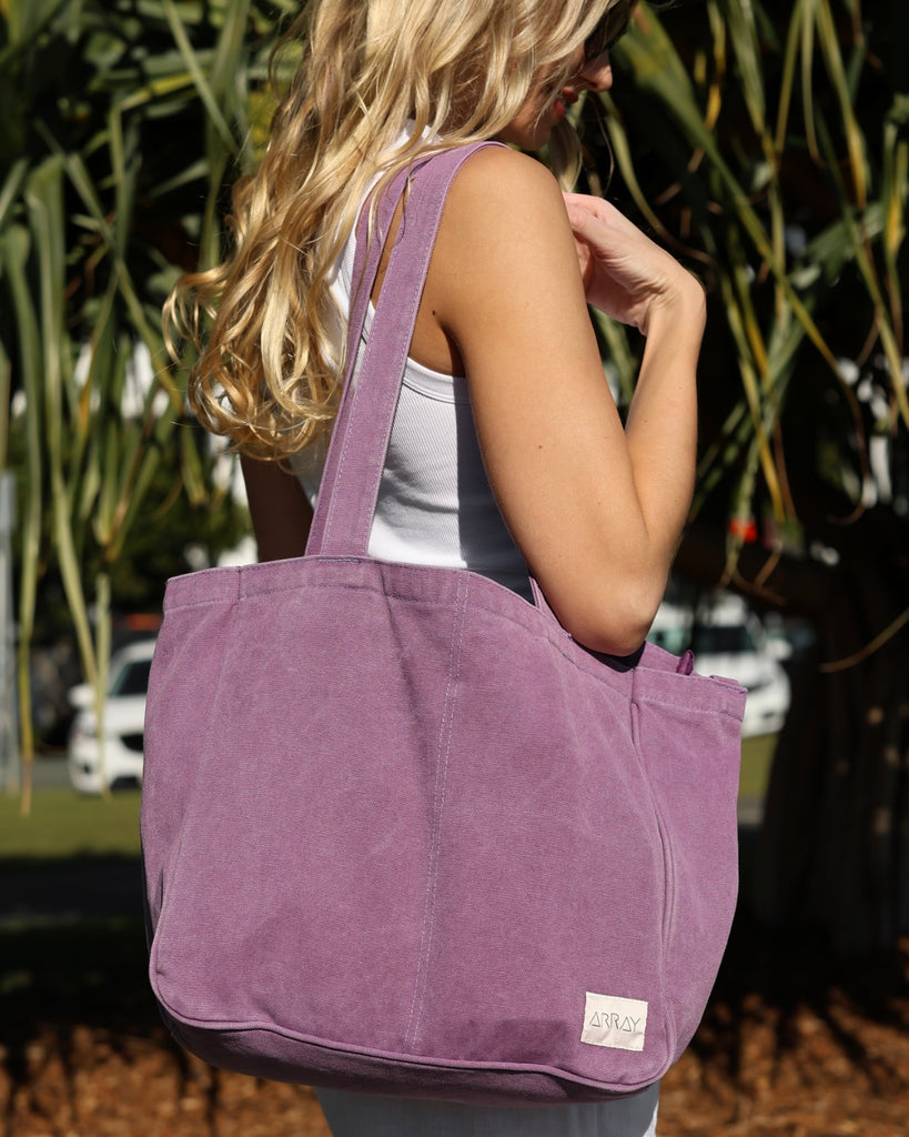 The Everyday Pocket Tote is a medium sized tote bag with six internal pockets for organising all the things, in a casual and understated style for those who like to keep it simple.