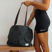 Everyday Zip Top tote bag with six internal pockets, in a versatile and casual style. Organise the chaos of everyday life. From baby bag, to work bag it is an everyday essential.