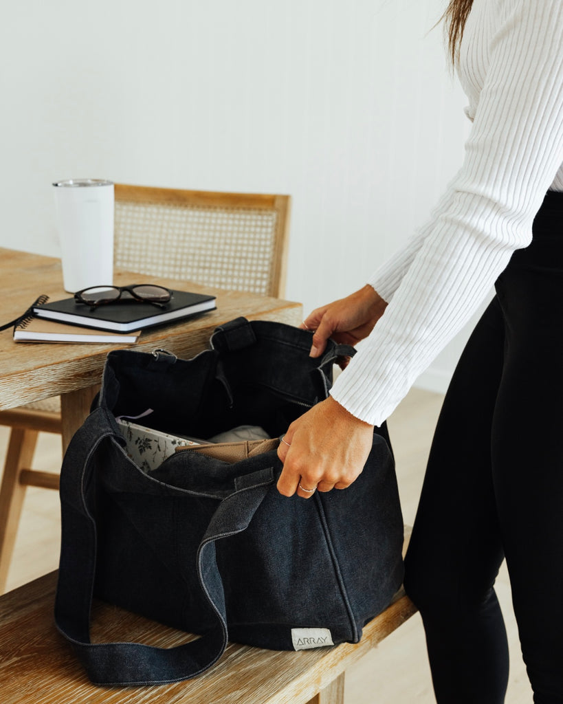Larger version of the bestselling everyday zip top pocket tote, with six internal pockets, in a versatile and casual style. Large enough to fit a laptop, lunchbag or large water bottle, it makes the perfect bag for work or study, or the ultimate mumbag.