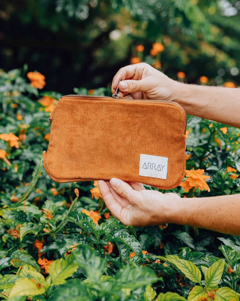 A small clutch for everyday organising. Simple and casual style, this grab-and-go clutch will help you feel a little organised.