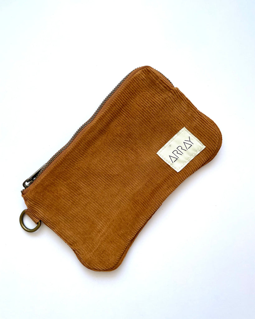 A small clutch for everyday organising. Simple and casual style, this grab-and-go clutch will help you feel a little organised.