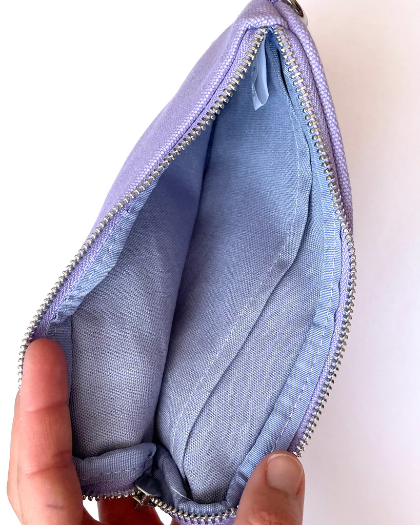 A small clutch for everyday organising. Simple and casual style, this grab-and-go clutch will help you feel a little organised.