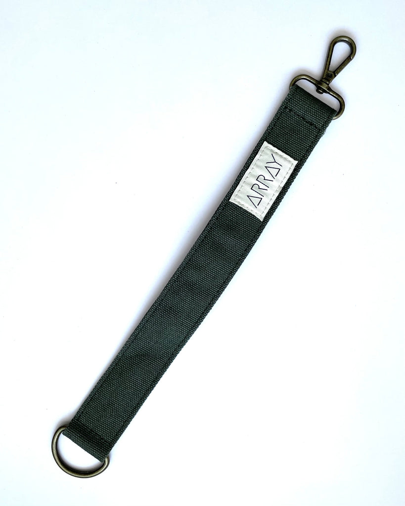Simple, yet extremely handy keyring you didn’t know you needed. Make finding and carrying your keys easy with the ARRAY keyring.