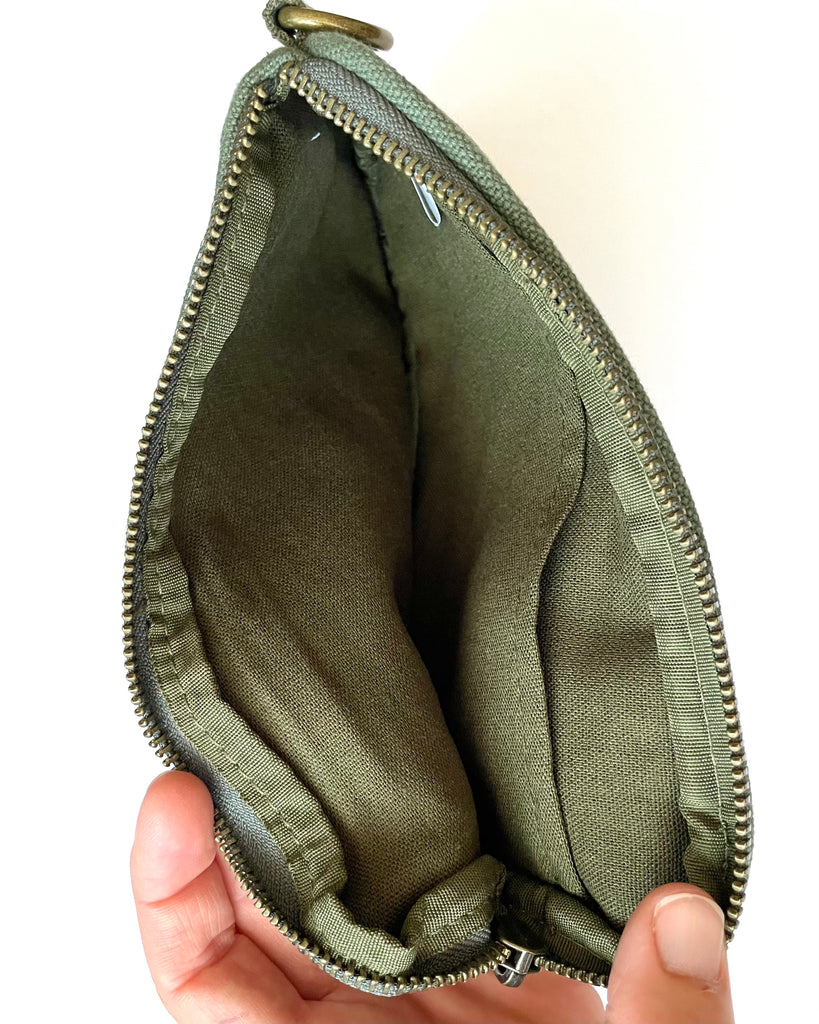 A small clutch for everyday organising. Simple and casual style, this grab-and-go clutch will help you feel a little organised.