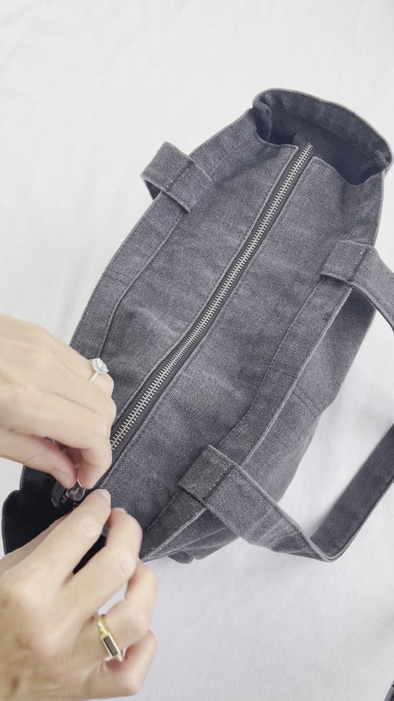 Everyday Zip Top tote bag with six internal pockets, in a versatile and casual style. Organise the chaos of everyday life. From baby bag, to work bag it is an everyday essential.